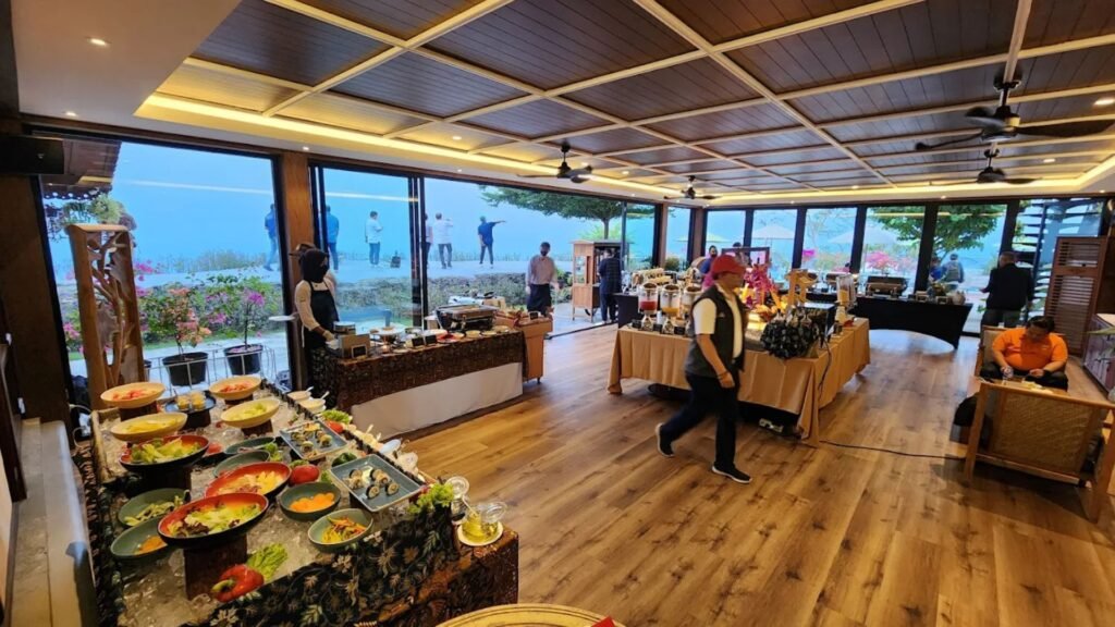 cafes near Borobudur