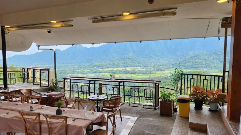 sunrise at punthuk setumbu